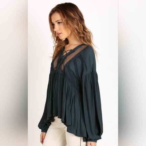 Free People Black Lace-Up Dont Let Go Peasant Boho Size Small Oversized PTP 22 - Picture 2 of 4